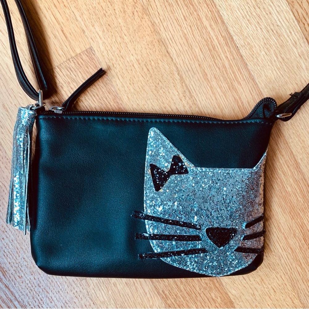 Girls’ silver and black cat purse